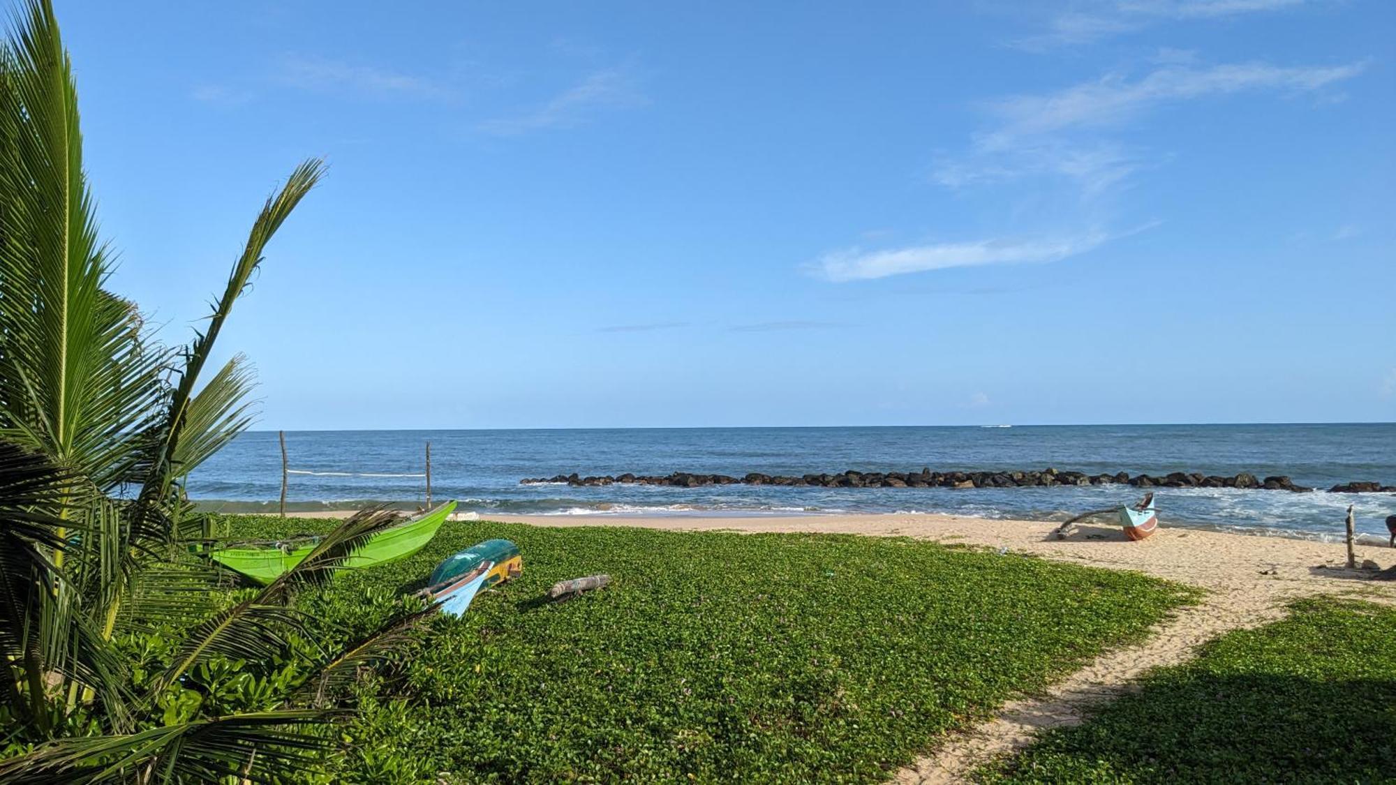 Canoe Beach Resort Tangalle Bagian luar foto
